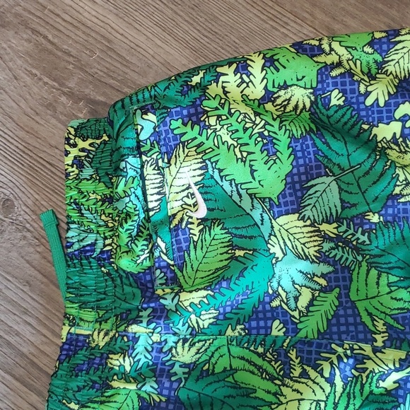 Nike Tropical Swosh Volley/Swim Trucks - Picture 5 of 6